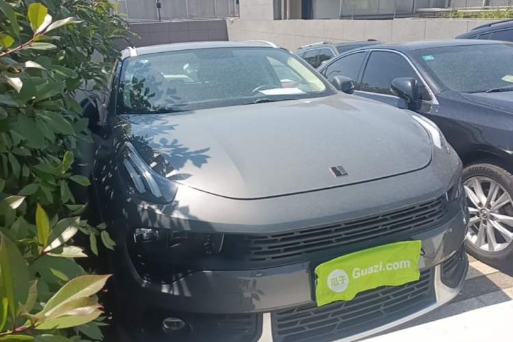 Used Lynk & Co 02 2019 1.5T DCT Two-Wheel Drive Sporty Version China VI Standard Front Right 45 Deg