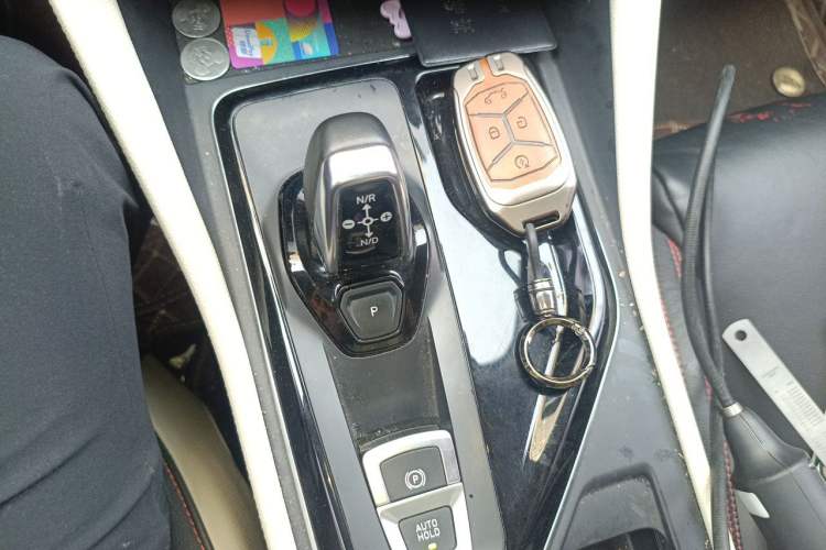 Used Lynk & Co 02 2019 1.5T DCT Two-Wheel Drive Shine Pro Edition China VI Standard Gear Lever