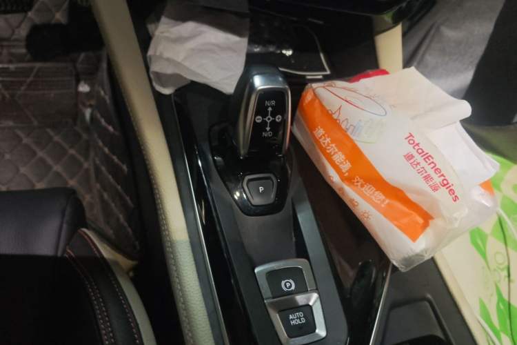 Used Lynk & Co 02 2019 High-Energy Edition 2.0T Automatic Two-Wheel Drive Shine Pro Edition China VI Standard Gear Lever