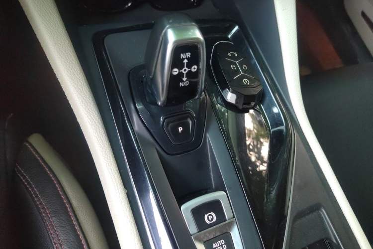 Used Lynk & Co 02 2019 1.5T DCT Two-Wheel Drive Zhaoban Version China VI Standard Gear Lever