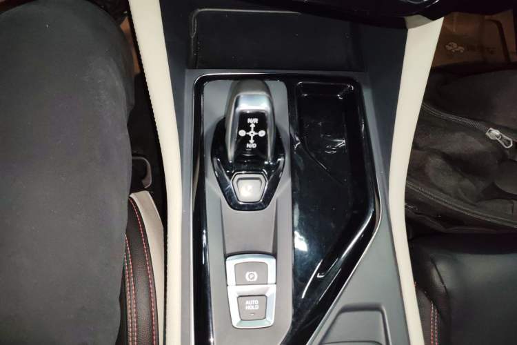 Used Lynk & Co 02 2019 1.5T DCT Two-Wheel Drive Zhaoban Version China VI Standard Gear Lever