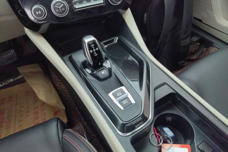 Used Lynk & Co 02 2019 1.5T DCT Two-Wheel Drive Zhaoban Version China VI Standard Gear Lever