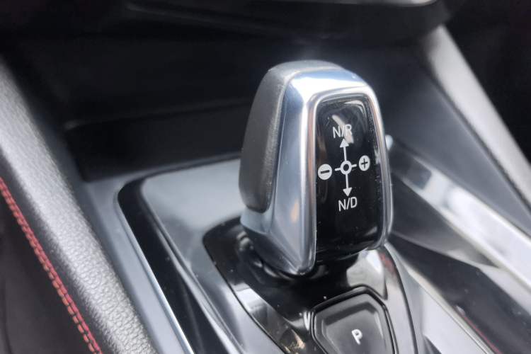Used Lynk & Co 02 2019 1.5T DCT Two-Wheel Drive Sporty Version China VI Standard Gear Lever