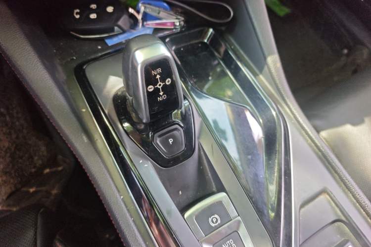Used Lynk & Co 02 2019 1.5T DCT Two-Wheel Drive Pro Edition China VI Standard Gear Lever