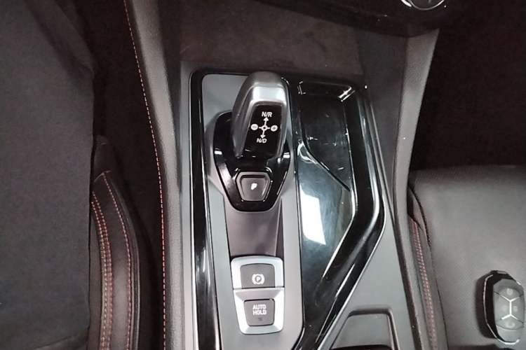 Used Lynk & Co 02 2019 High-Energy Edition 2.0T Automatic Two-Wheel Drive Pro Version China VI Standard Gear Lever