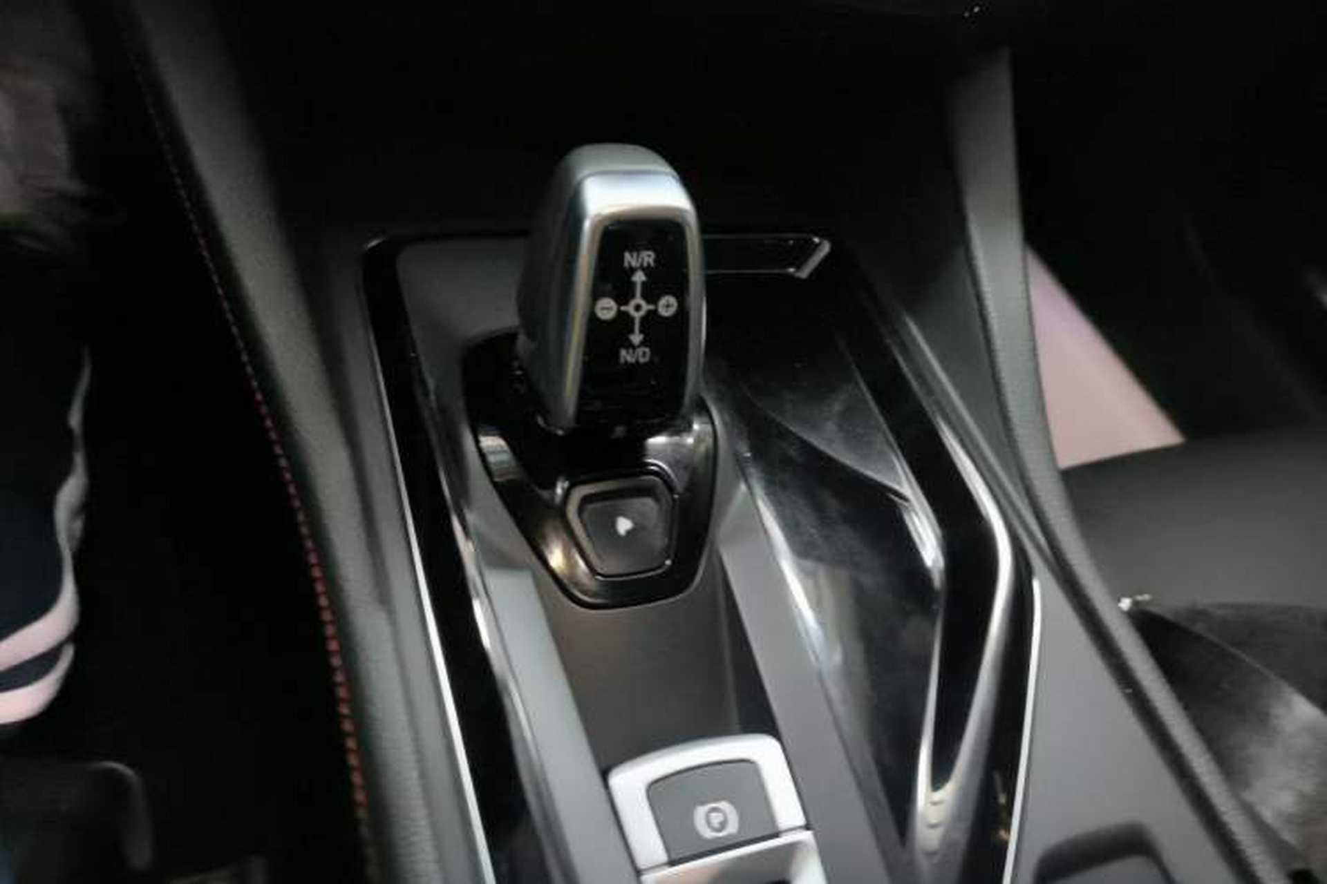 Used Lynk & Co 02 2019 High-Energy Edition 2.0T Automatic Two-Wheel Drive Rugged Version China VI Standard Gear Lever