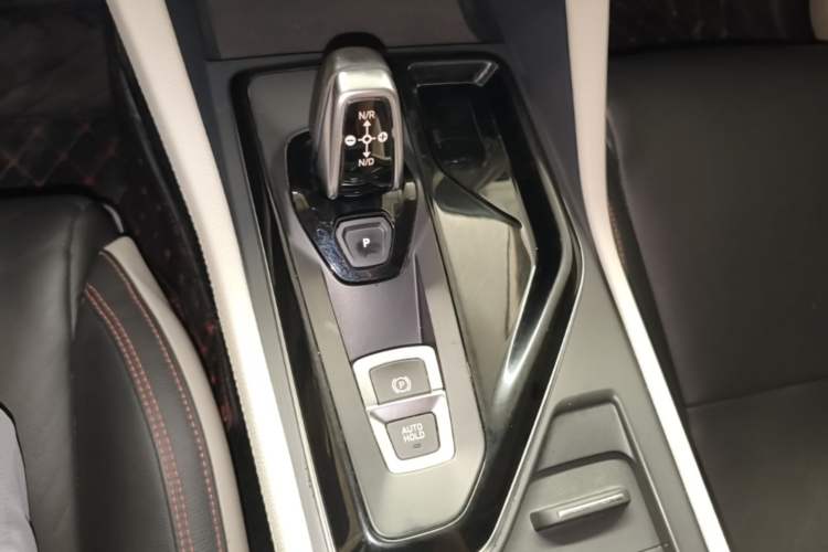 Used Lynk & Co 02 2019 High-Energy Edition 2.0T Automatic Two-Wheel Drive Zhaoban Model China VI Standard Gear Lever