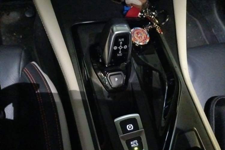 Used Lynk & Co 02 2019 High-Energy Edition 2.0T Automatic Two-Wheel Drive Shine Pro Edition China VI Standard Gear Lever