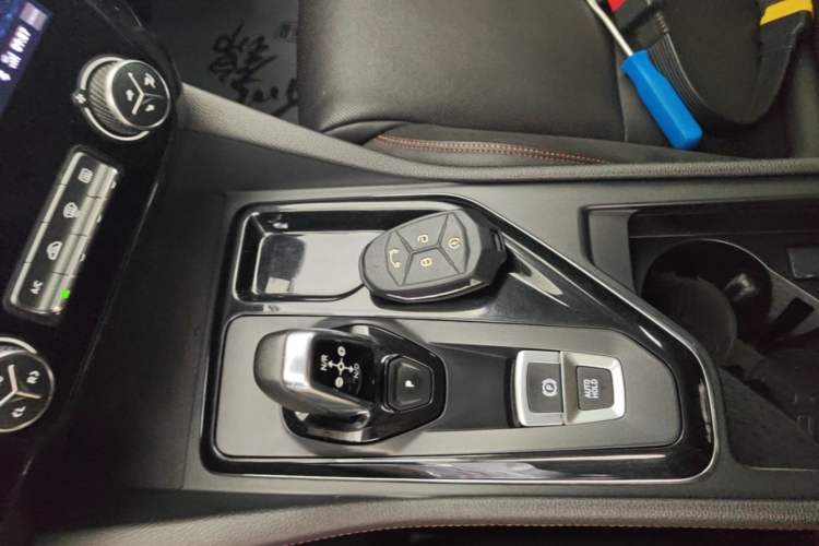 Used Lynk & Co 02 2019 1.5T DCT Two-Wheel Drive Pro Edition China VI Standard Gear Lever