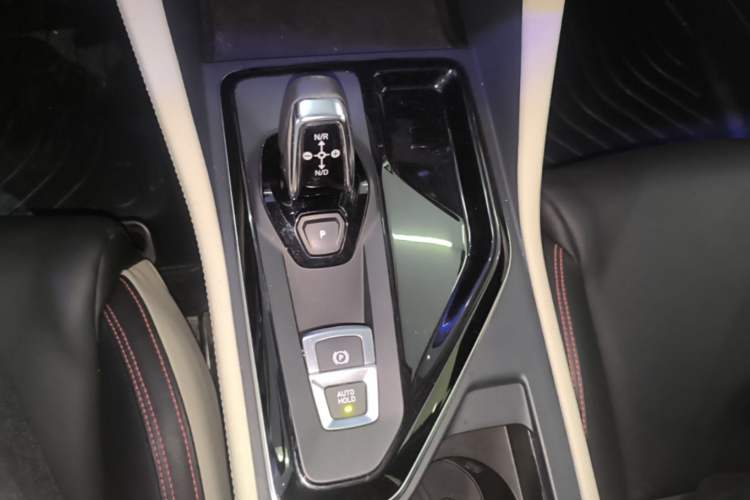 Used Lynk & Co 02 2019 1.5T DCT Two-Wheel Drive Zhaoban Version China VI Standard Gear Lever