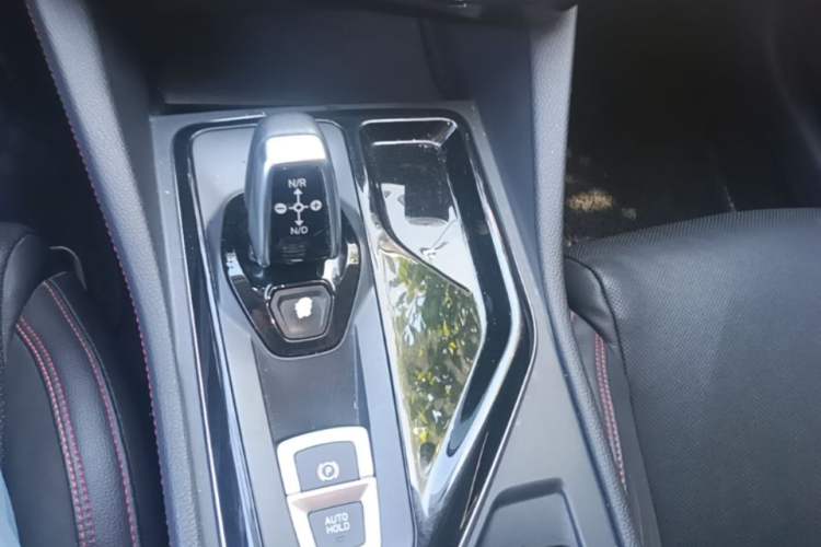Used Lynk & Co 02 2019 1.5T DCT Two-Wheel Drive Sporty Version China VI Standard Gear Lever