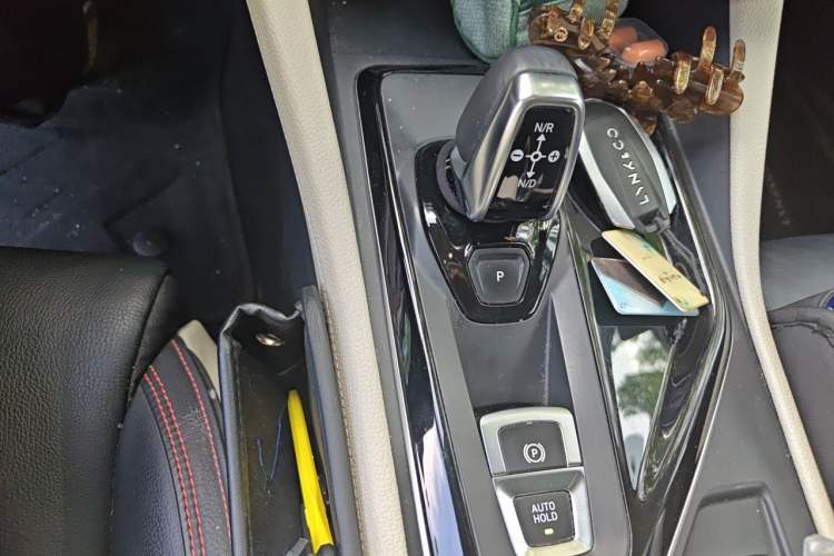 Used Lynk & Co 02 2019 High-Energy Edition 2.0T Automatic Two-Wheel Drive Shine Pro Edition China VI Standard Gear Lever