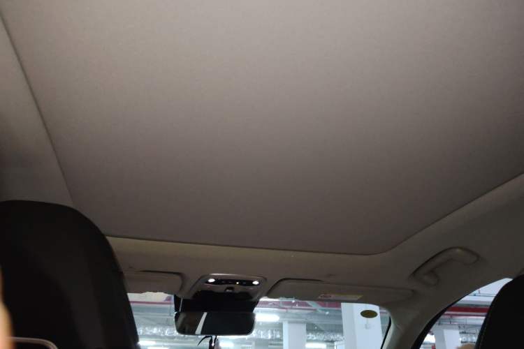 Used Lynk & Co 02 2019 1.5T DCT Two-Wheel Drive Shine Pro Edition China VI Standard Headliner
