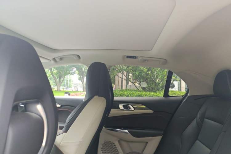 Used Lynk & Co 02 2019 1.5T DCT Two-Wheel Drive Shine Pro Edition China VI Standard Headliner