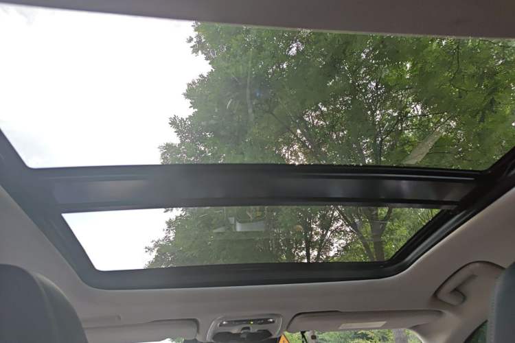 Used Lynk & Co 02 2019 High-Energy Edition 2.0T Automatic Two-Wheel Drive Shine Pro Edition China VI Standard Headliner