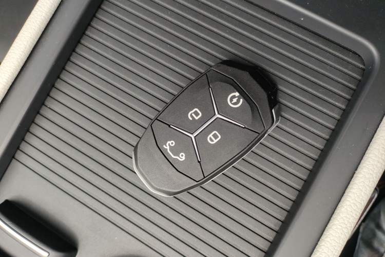 Used Lynk & Co 02 2019 High-Energy Edition 2.0T Automatic Two-Wheel Drive Zhaoban Model China VI Standard Interior 1