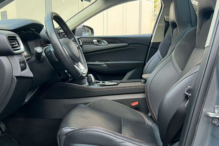 Used Lynk & Co 02 2019 High-Energy Edition 2.0T Automatic Two-Wheel Drive Rugged Version China VI Standard Interior 1