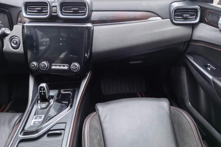 Used Lynk & Co 02 2019 1.5T DCT Two-Wheel Drive Sporty Version China VI Standard Interior 15