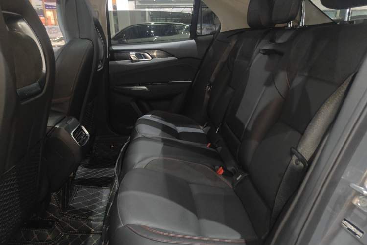 Used Lynk & Co 02 2019 1.5T DCT Two-Wheel Drive Pro Edition China VI Standard Interior 2