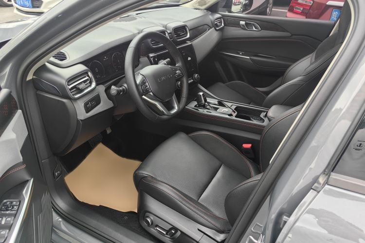 Used Lynk & Co 02 2019 High-Energy Edition 2.0T Automatic Two-Wheel Drive Pro Version China VI Standard Interior 3