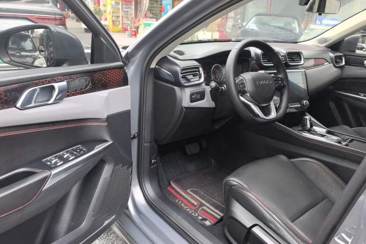 Used Lynk & Co 02 2019 1.5T DCT Two-Wheel Drive Sporty Version China VI Standard Interior 3