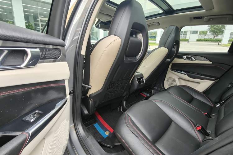 Used Lynk & Co 02 2019 High-Energy Edition 2.0T Automatic Two-Wheel Drive Shine Pro Edition China VI Standard Interior 4
