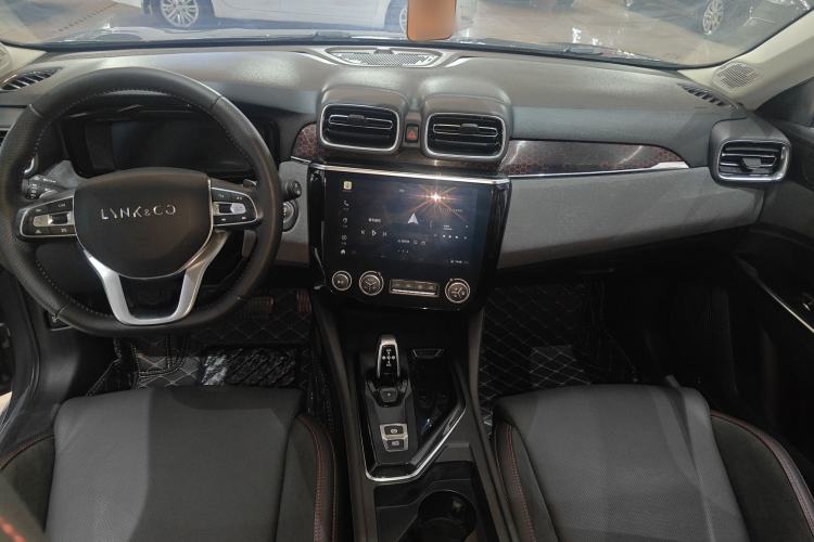 Used Lynk & Co 02 2019 1.5T DCT Two-Wheel Drive Pro Edition China VI Standard Interior 4