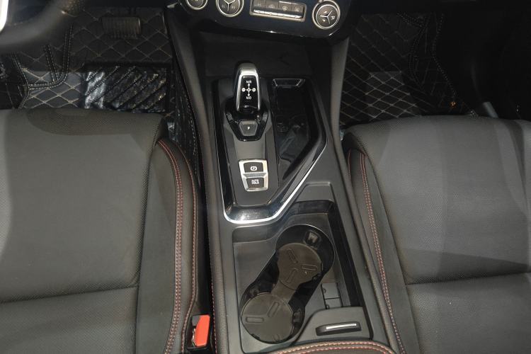 Used Lynk & Co 02 2019 1.5T DCT Two-Wheel Drive Pro Edition China VI Standard Interior 6