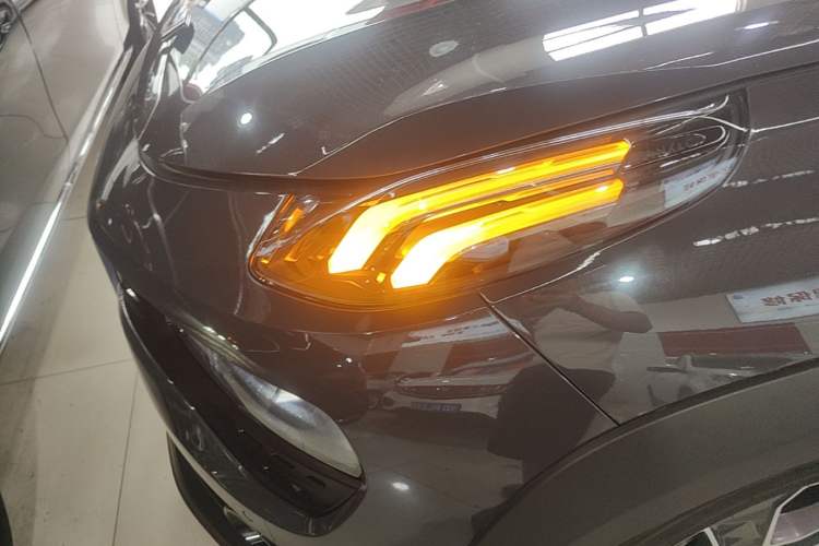 Used Lynk & Co 02 2019 High-Energy Edition 2.0T Automatic Two-Wheel Drive Shine Pro Edition China VI Standard Left Front Headlight
