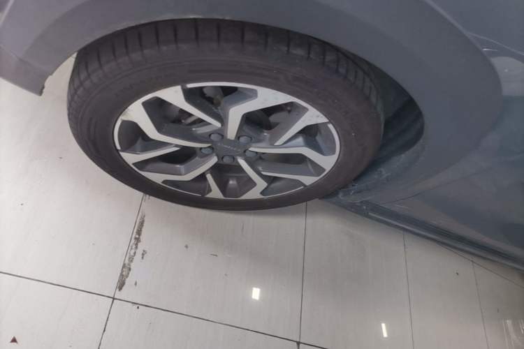 Used Lynk & Co 02 2019 1.5T DCT Two-Wheel Drive Sporty Version China VI Standard Left Front Wheel Hub