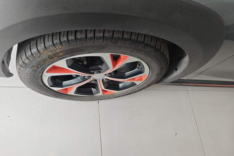 Used Lynk & Co 02 2019 1.5T DCT Two-Wheel Drive Shine Pro Edition China VI Standard Left Front Wheel Hub