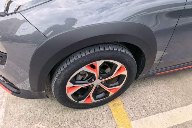 Used Lynk & Co 02 2019 1.5T DCT Two-Wheel Drive Zhaoban Version China VI Standard Left Front Wheel Hub
