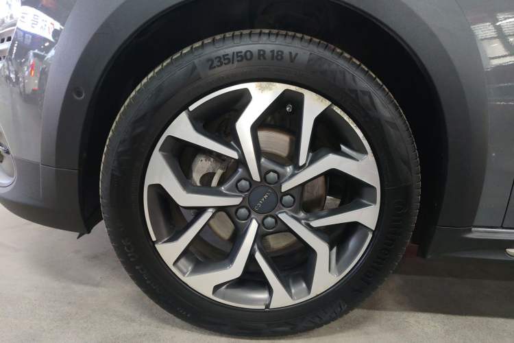 Used Lynk & Co 02 2019 1.5T DCT Two-Wheel Drive Pro Edition China VI Standard Left Front Wheel Hub