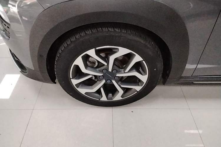 Used Lynk & Co 02 2019 High-Energy Edition 2.0T Automatic Two-Wheel Drive Pro Version China VI Standard Left Front Wheel Hub