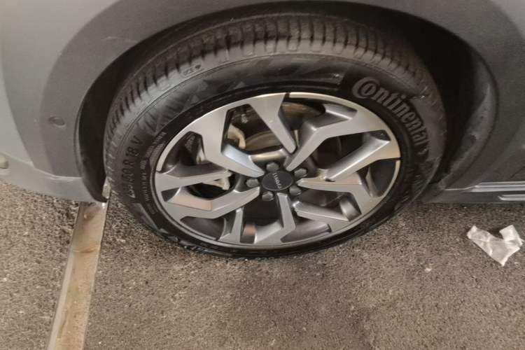 Used Lynk & Co 02 2019 1.5T DCT Two-Wheel Drive Pro Edition China VI Standard Left Front Wheel Hub
