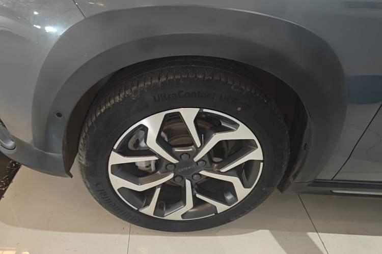 Used Lynk & Co 02 2019 1.5T DCT Two-Wheel Drive Pro Edition China VI Standard Left Front Wheel Hub