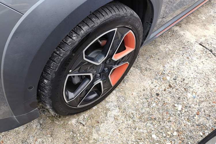 Used Lynk & Co 02 2019 High-Energy Edition 2.0T Automatic Two-Wheel Drive Shine Pro Edition China VI Standard Left Front Wheel Hub