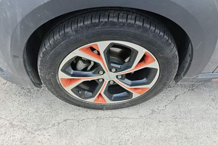 Used Lynk & Co 02 2019 1.5T DCT Two-Wheel Drive Shine Pro Edition China VI Standard Left Front Wheel Hub