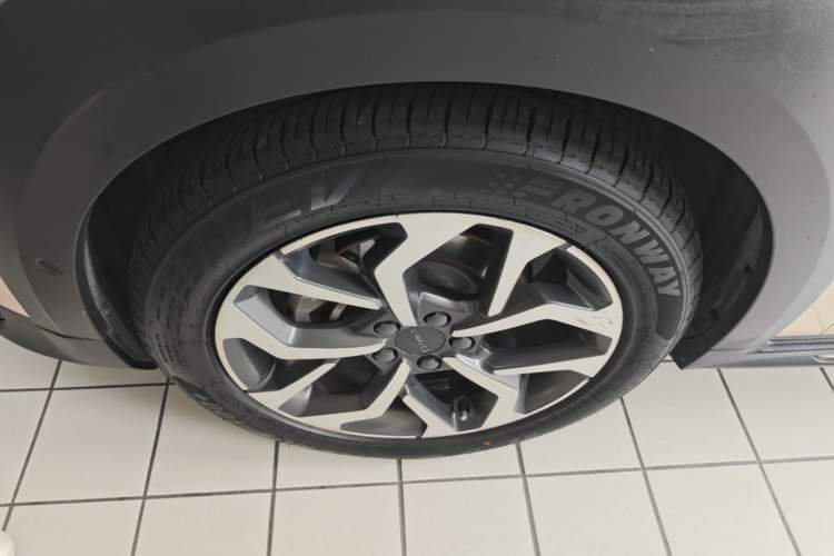 Used Lynk & Co 02 2019 1.5T DCT Two-Wheel Drive Pro Edition China VI Standard Left Front Wheel Hub