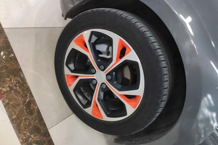 Used Lynk & Co 02 2019 1.5T DCT Two-Wheel Drive Shine Pro Edition China VI Standard Left Front Wheel Hub