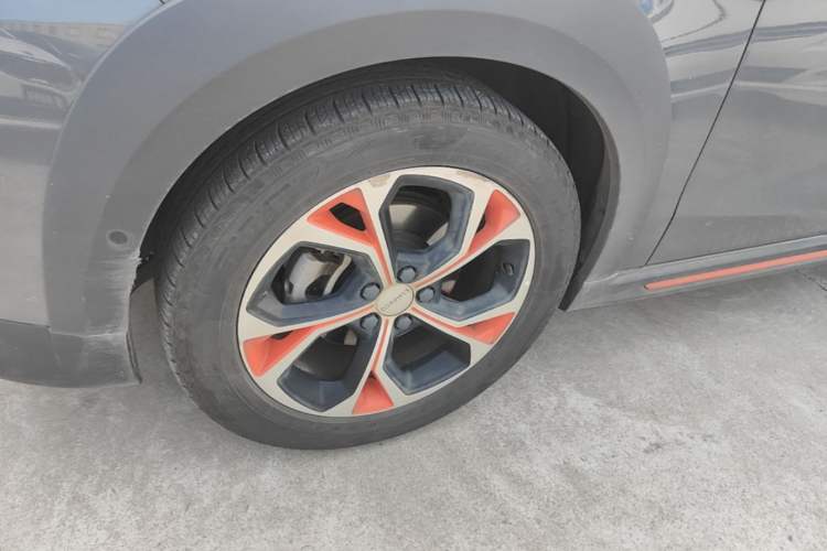 Used Lynk & Co 02 2019 1.5T DCT Two-Wheel Drive Shine Pro Edition China VI Standard Left Front Wheel Hub