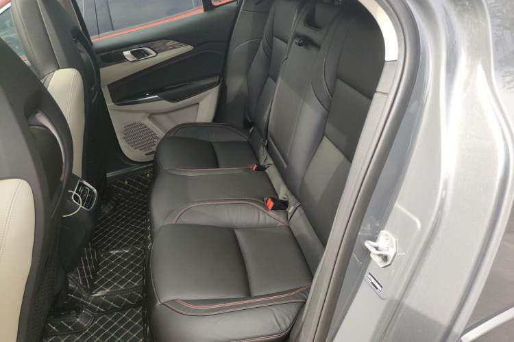 Used Lynk & Co 02 2019 High-Energy Edition 2.0T Automatic Two-Wheel Drive Zhaoban Model China VI Standard Left Rear Seat