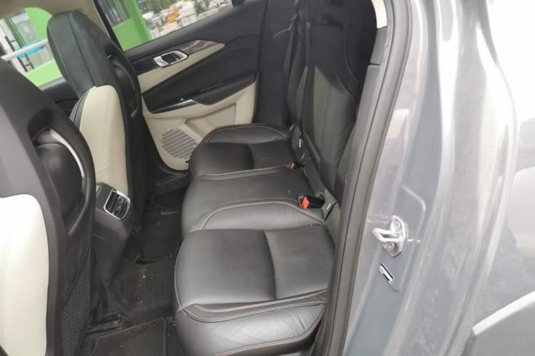 Used Lynk & Co 02 2019 1.5T DCT Two-Wheel Drive Zhaoban Version China VI Standard Left Rear Seat