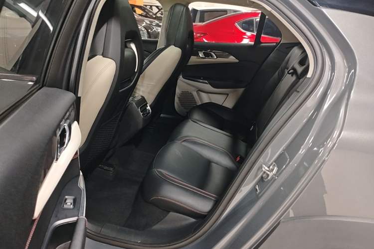Used Lynk & Co 02 2019 1.5T DCT Two-Wheel Drive Zhaoban Version China VI Standard Left Rear Seat