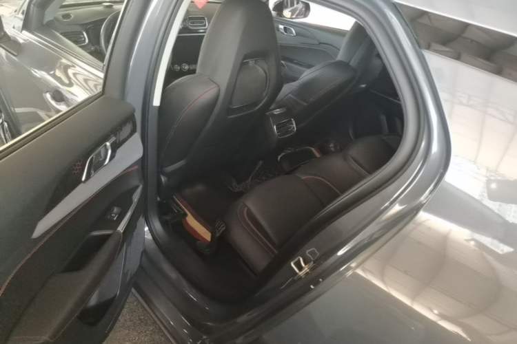 Used Lynk & Co 02 2019 1.5T DCT Two-Wheel Drive Pro Edition China VI Standard Left Rear Seat