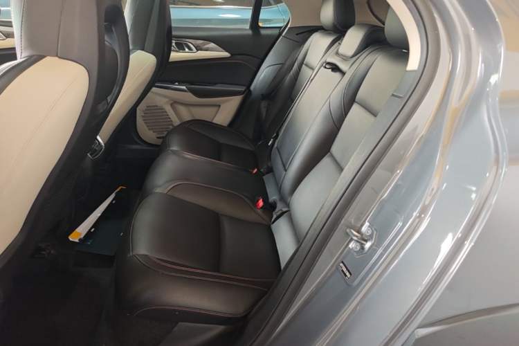 Used Lynk & Co 02 2019 1.5T DCT Two-Wheel Drive Zhaoban Version China VI Standard Left Rear Seat