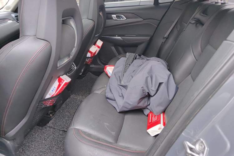 Used Lynk & Co 02 2019 1.5T DCT Two-Wheel Drive Pro Edition China VI Standard Left Rear Seat