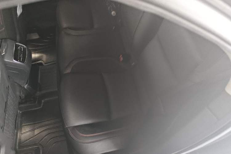 Used Lynk & Co 02 2019 1.5T DCT Two-Wheel Drive Pro Edition China VI Standard Left Rear Seat
