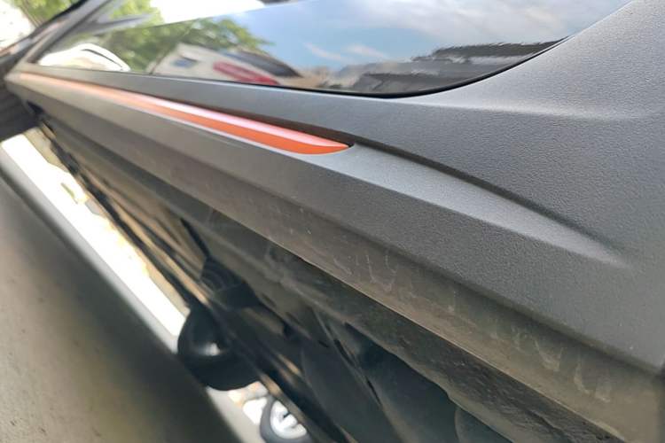 Used Lynk & Co 02 2019 High-Energy Edition 2.0T Automatic Two-Wheel Drive Shine Pro Edition China VI Standard Left Side Sill