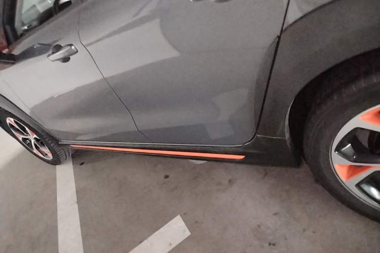 Used Lynk & Co 02 2019 1.5T DCT Two-Wheel Drive Zhaoban Version China VI Standard Left Side Sill
